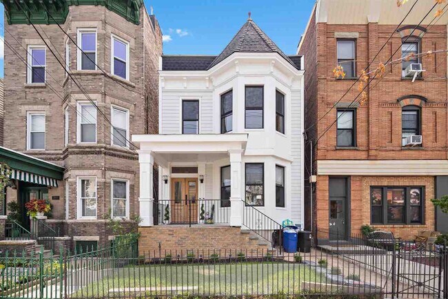 Building Photo - 2602 Palisade Ave