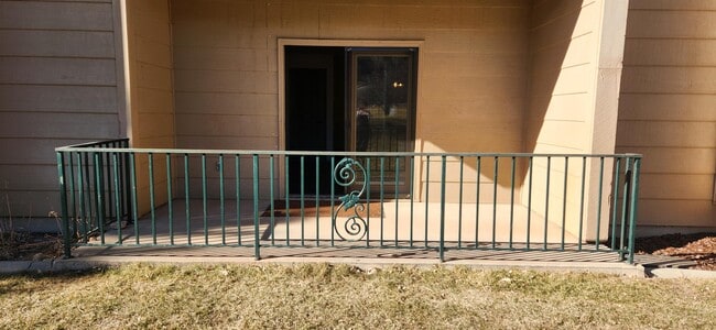 Building Photo - 3945 Fairway Hills Dr