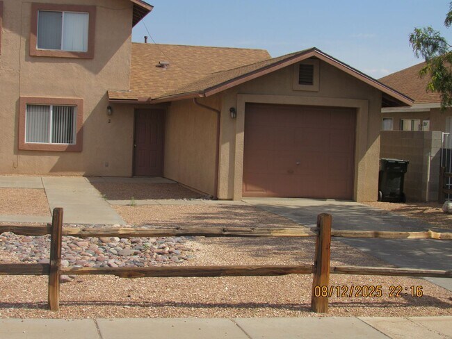 Building Photo - 2469 Armour Ave