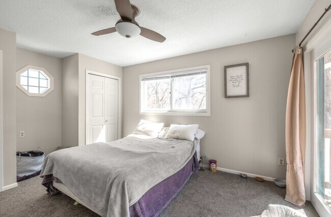 Building Photo - 8827 Lincoln St NE