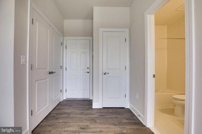 Building Photo - 6051 Camerons Ferry Dr