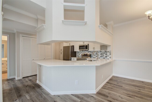 Building Photo - 2111 Welch St