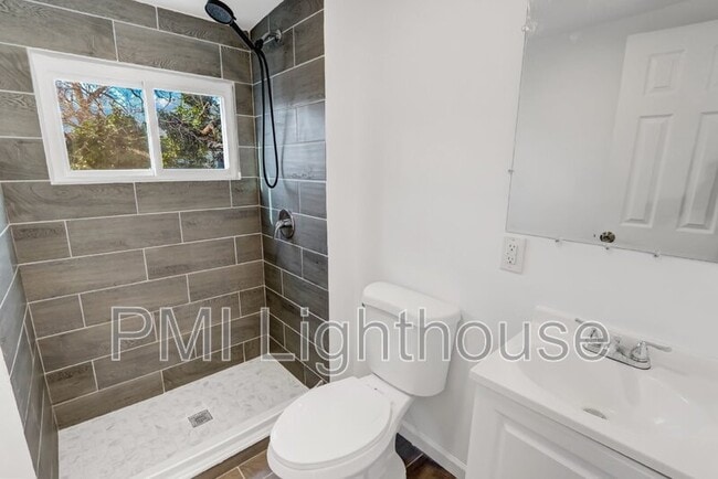 Building Photo - 25 Thorney Ave