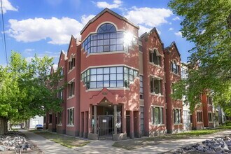 Building Photo - Charming 2 Bed / 1 Bath in Prime Denver Lo...