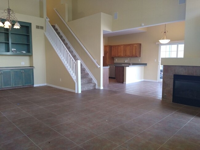 Building Photo - HUGE 3 Bedroom 3 Bath Home in Gated Community