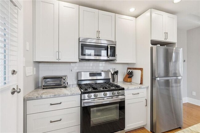 Building Photo - 480 Orchard Ave