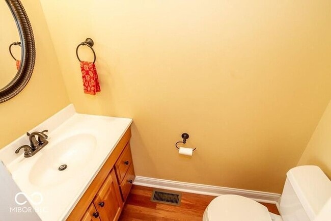 Building Photo - Sweet Spacious Townhome With Finished Base...
