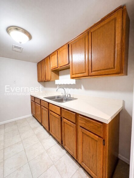 Building Photo - 14806 Bryan Ct