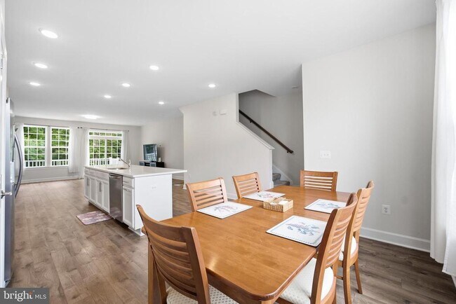 Building Photo - 6073 Camerons Ferry Dr