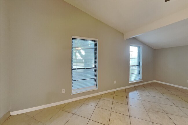 Building Photo - 5119 Cairnleigh Dr