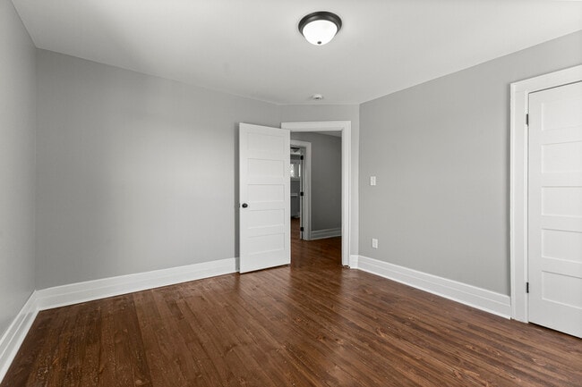 Building Photo - 3142 Van Alstyne St