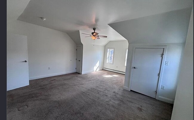 Building Photo - Spacious 3-Bedroom Apartment with Parking Limited-Time Offer!