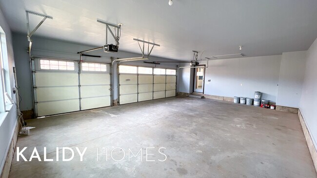 Building Photo - 13504 Rock Canyon Rd