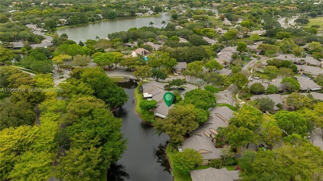 Building Photo - 9360 Chelsea Dr S