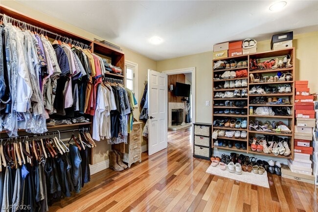 Building Photo - 7001 Alamitos Cir