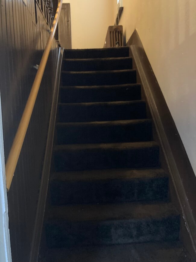 Building Photo - 89 W Walnut St