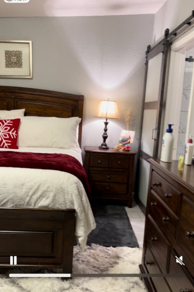 Building Photo - 393 W 4th Ave