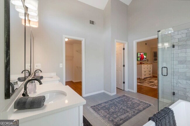Building Photo - 10640 Victory Gate Dr
