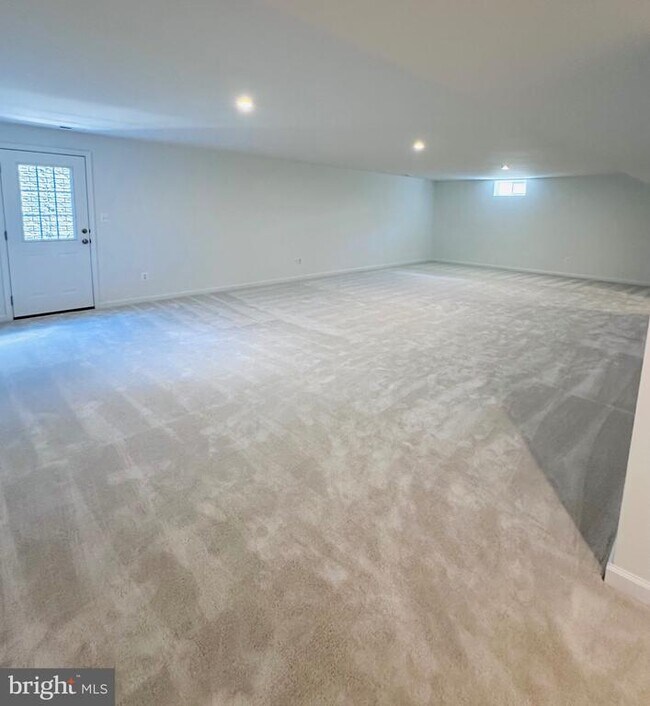 Building Photo - 151 Capulet Ct