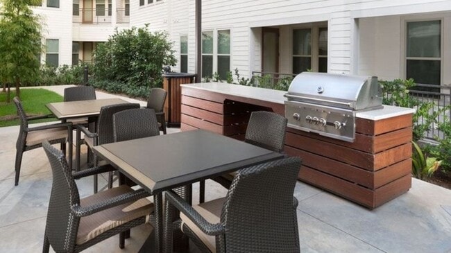 Building Photo - 10300 Katy Fwy