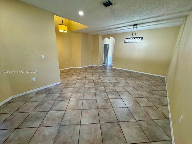 Building Photo - 3393 SW 180th Way