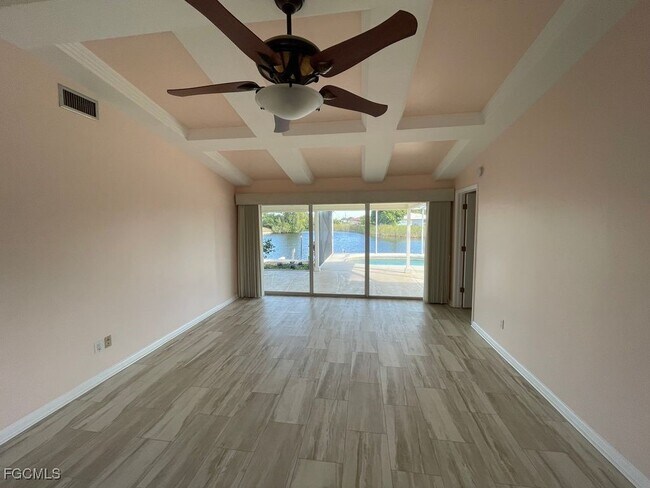 Building Photo - 2205 SW 2nd Terrace