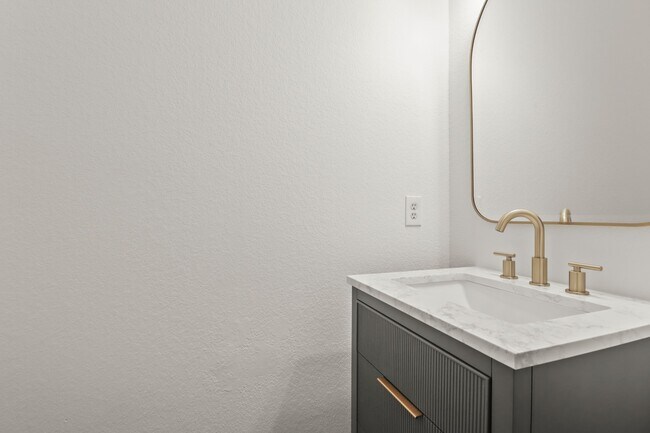 Building Photo - 71 Black Swan Pl