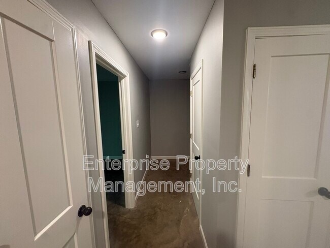 Building Photo - 3187 E Shirley Cir