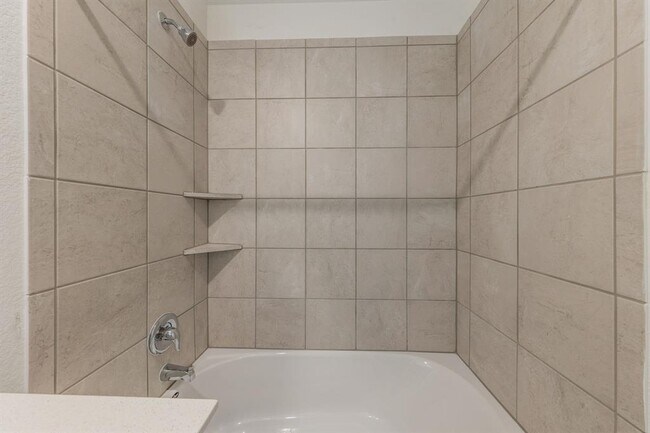 Building Photo - 602 Waterway Ave