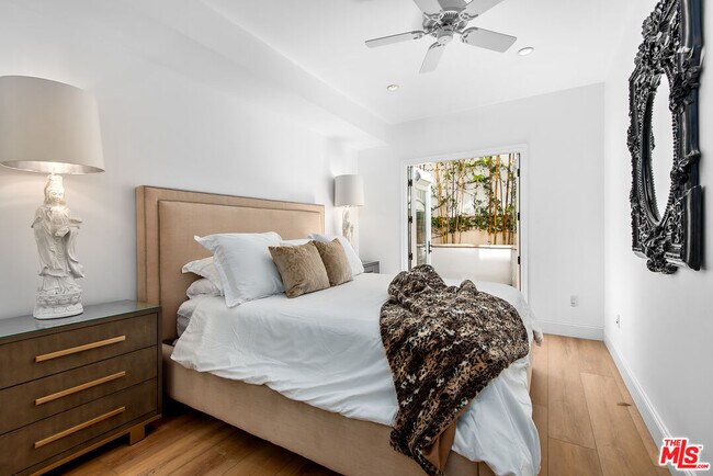 Building Photo - 718 Croft Ave