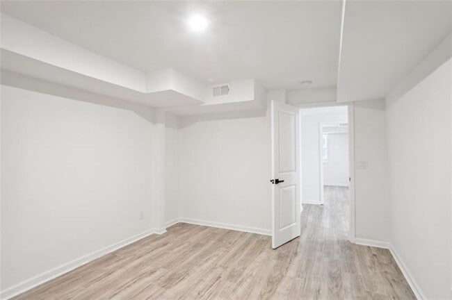 Building Photo - 2533 Kelly Lake Rd