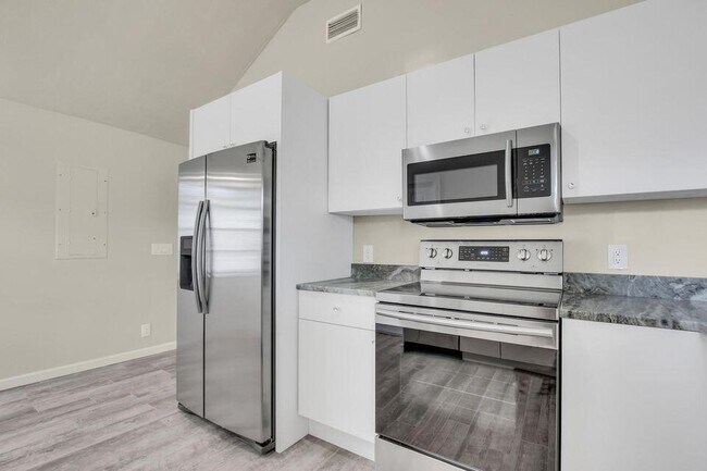 Building Photo - 315 N K St