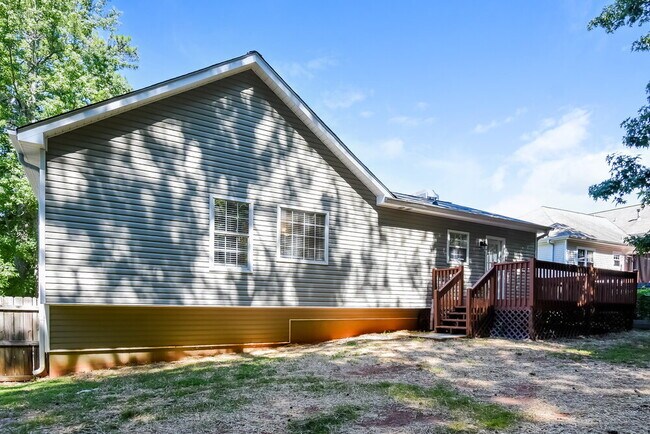 Building Photo - 313 Split Rail Way