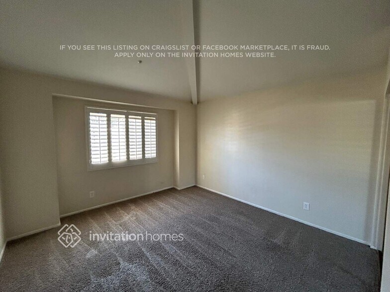 Building Photo - 9324 Burnet Ave