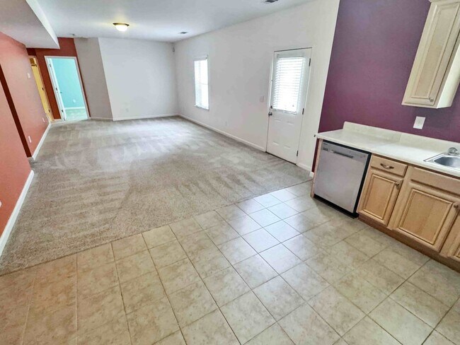 Building Photo - 6BR, 4BA, In-Law Suite