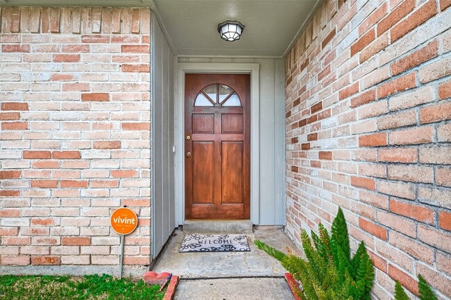 Building Photo - 6630 Harpers Dr