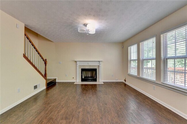 Building Photo - 3380 McClure Woods Dr