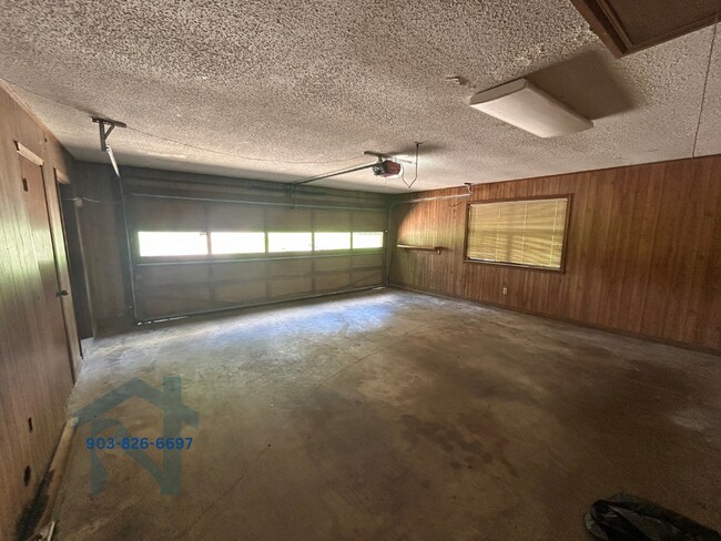 Building Photo - 104 Pinewood Ct