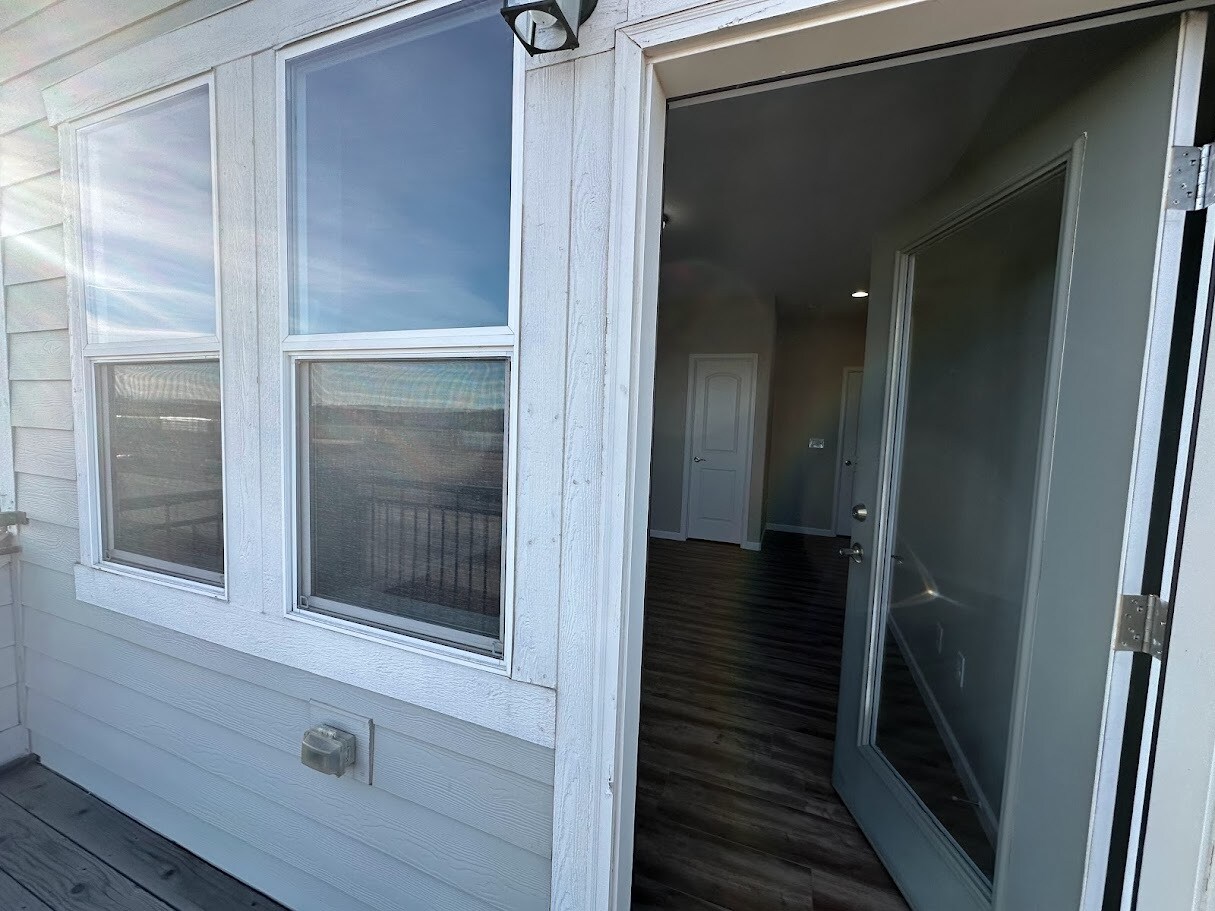 Building Photo - 11250 Florence St