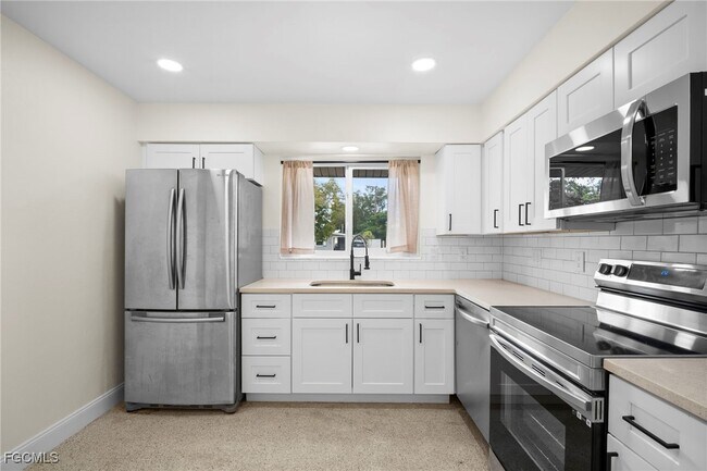 Building Photo - 4261 Lagg Ave