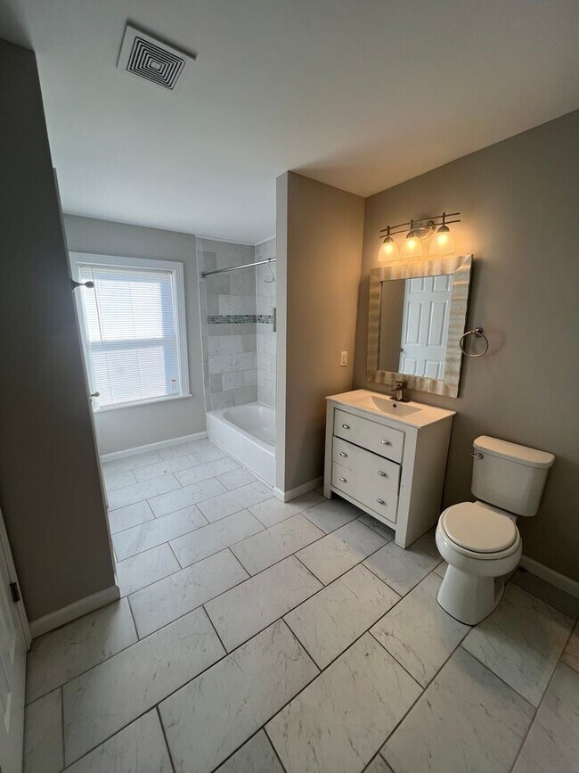 Building Photo - Beautifully Updated 2 bdrm/2bth Home Located in the Peter Paul Neighborhood mere minutes from Dow...