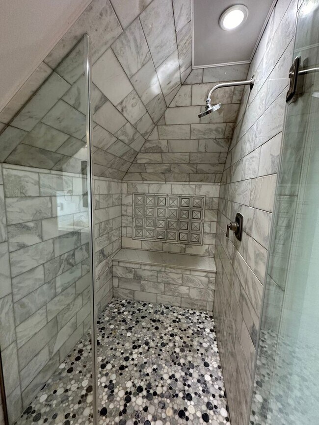 Building Photo - Hunter Ave 1045-1047 GW2