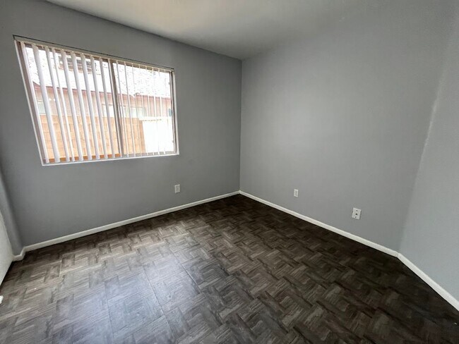 Building Photo - Charming 3-Bedroom Home in Horizons on Camelback with Park Views