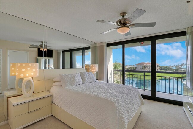 Building Photo - 601 S Seas Dr