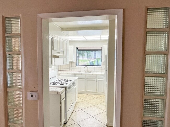 Building Photo - Peaceful 3bd home in Westchester