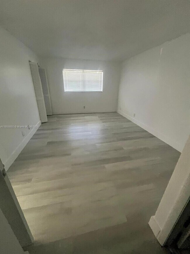 Building Photo - 6361 N Falls Cir Dr