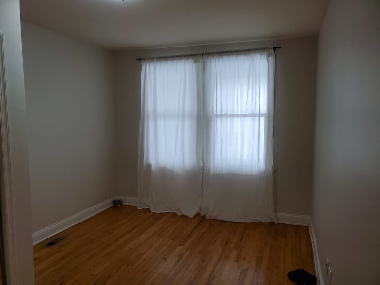 Bedroom - 1653 Trinidad Ave NE