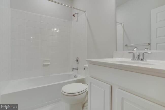 Building Photo - 6308 Savannah Dr