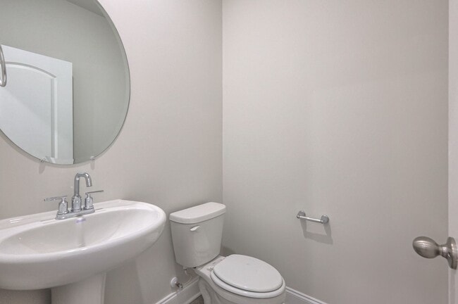 Building Photo - New Townhome in a prime location in Gallatin