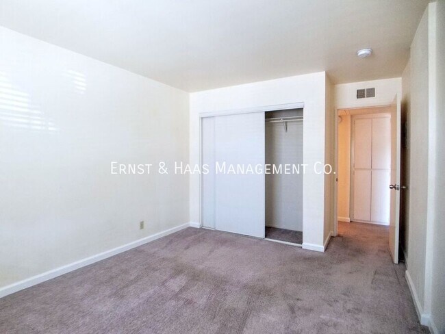 Building Photo - 1200 Gaviota Ave